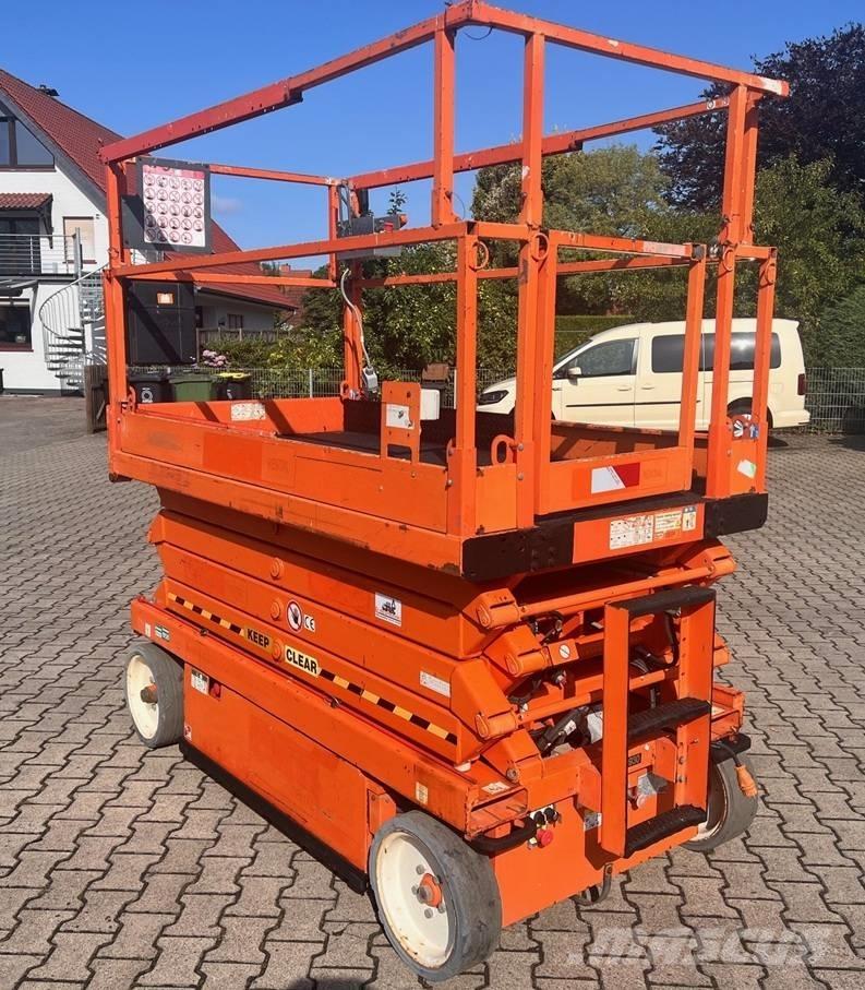 SkyJack SJ III 4626 Saksilavat