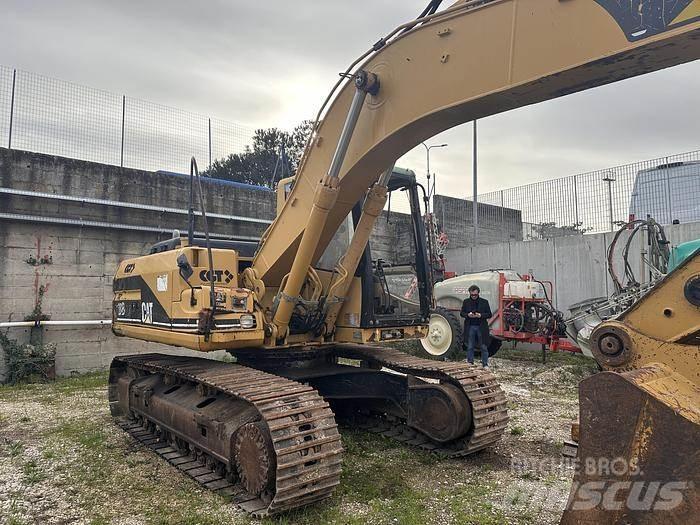 CAT 318B Erikoiskaivinkoneet