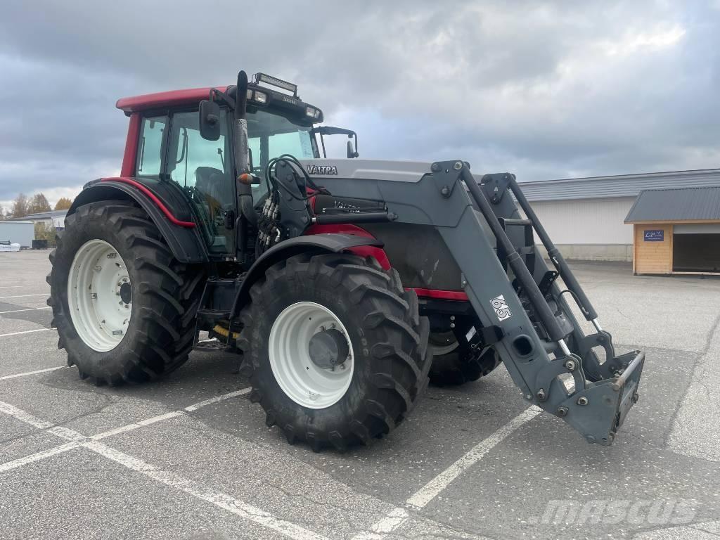 Valtra T 131 Traktorit