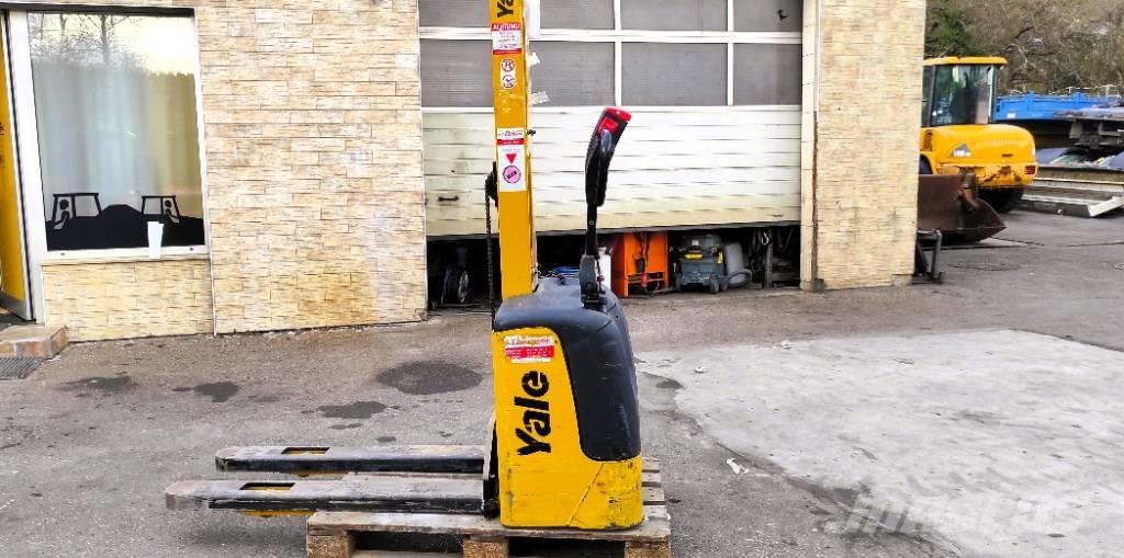 Yale MSC 10 Käyden ajettavat pinoamistrukit