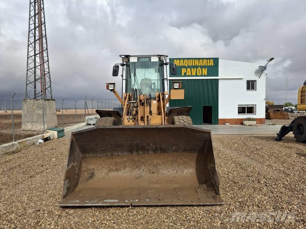 CASE 521 D Pyöräkuormaajat