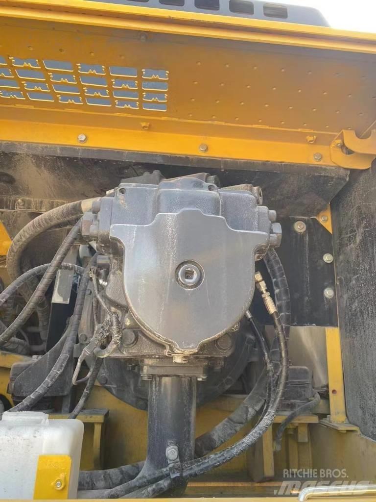 Komatsu 450LC-8 Telakaivukoneet
