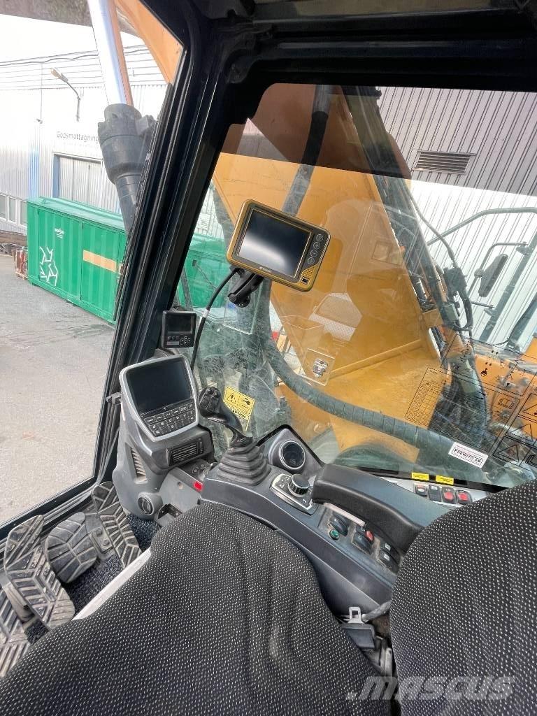 Hyundai HX 260 L Telakaivukoneet