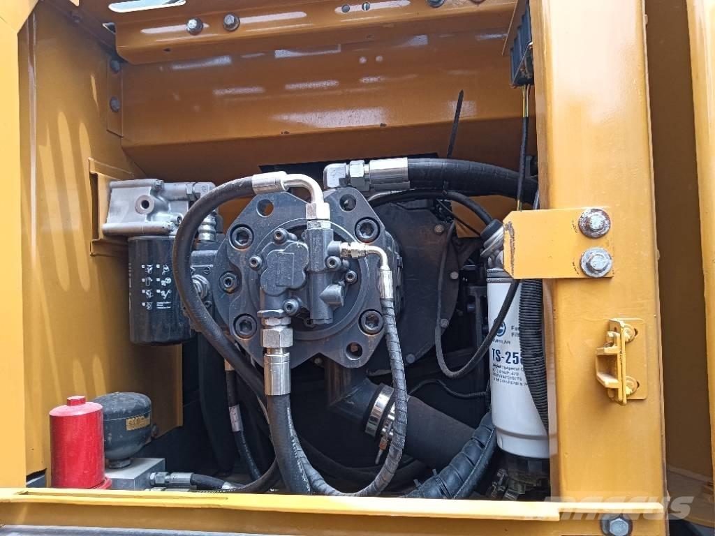 XCMG XE 215 DA Telakaivukoneet