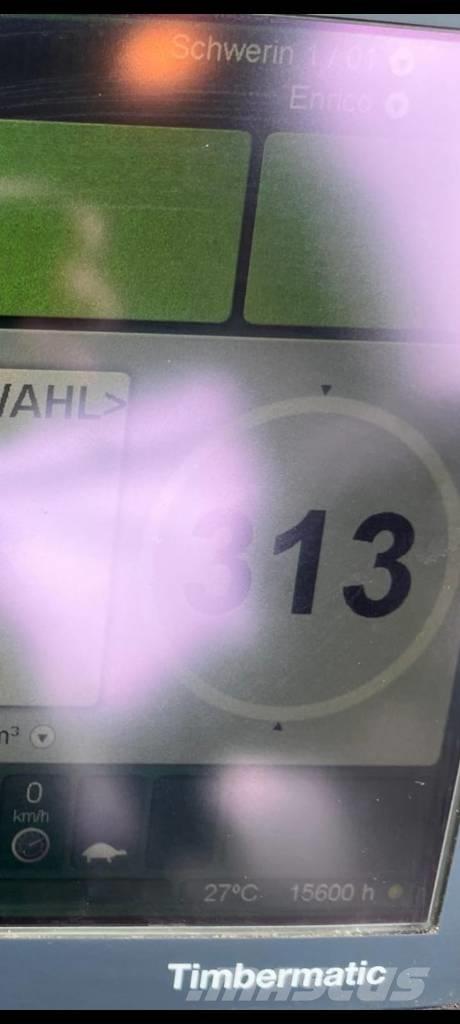 John Deere 1270 E Harvesterit