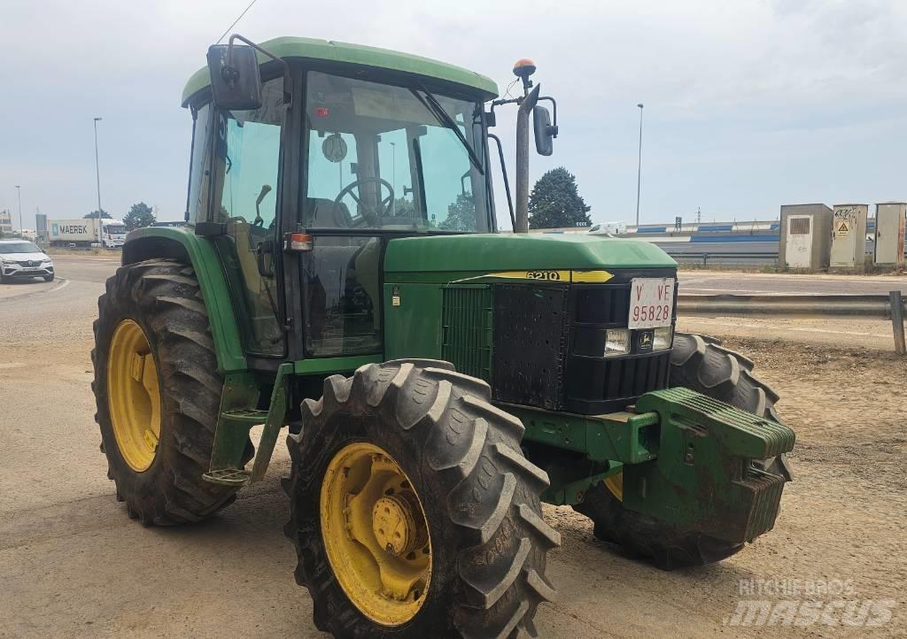 John Deere 6210 Traktorit