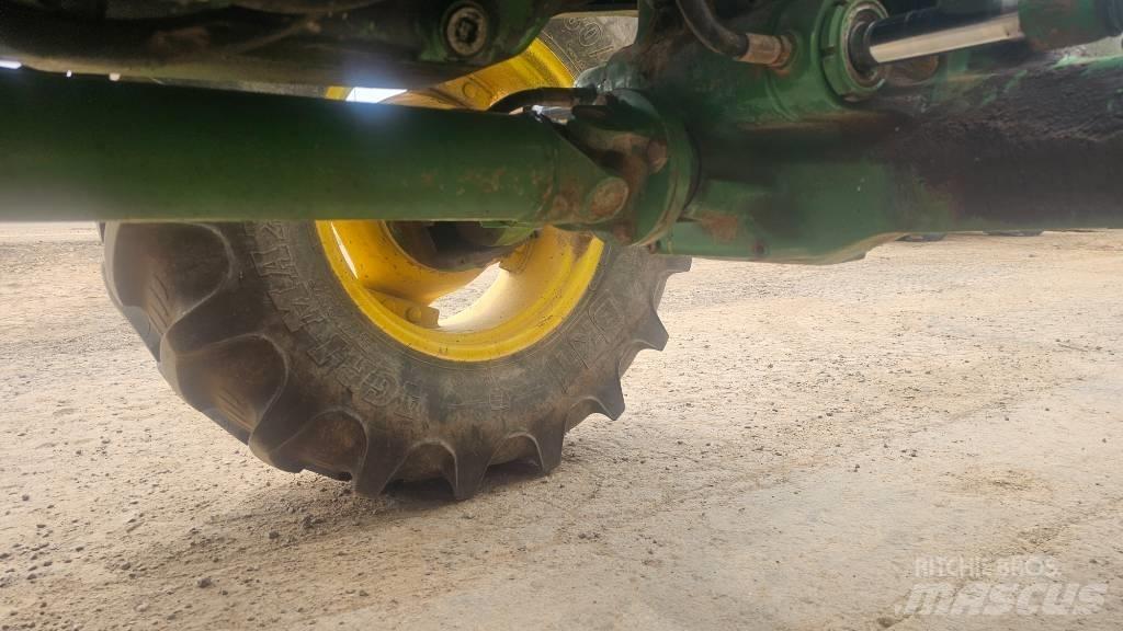 John Deere 6210 Traktorit