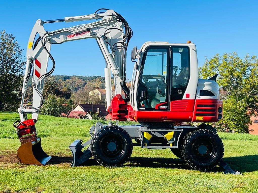 Takeuchi TB 295 W Pyöräkaivukoneet