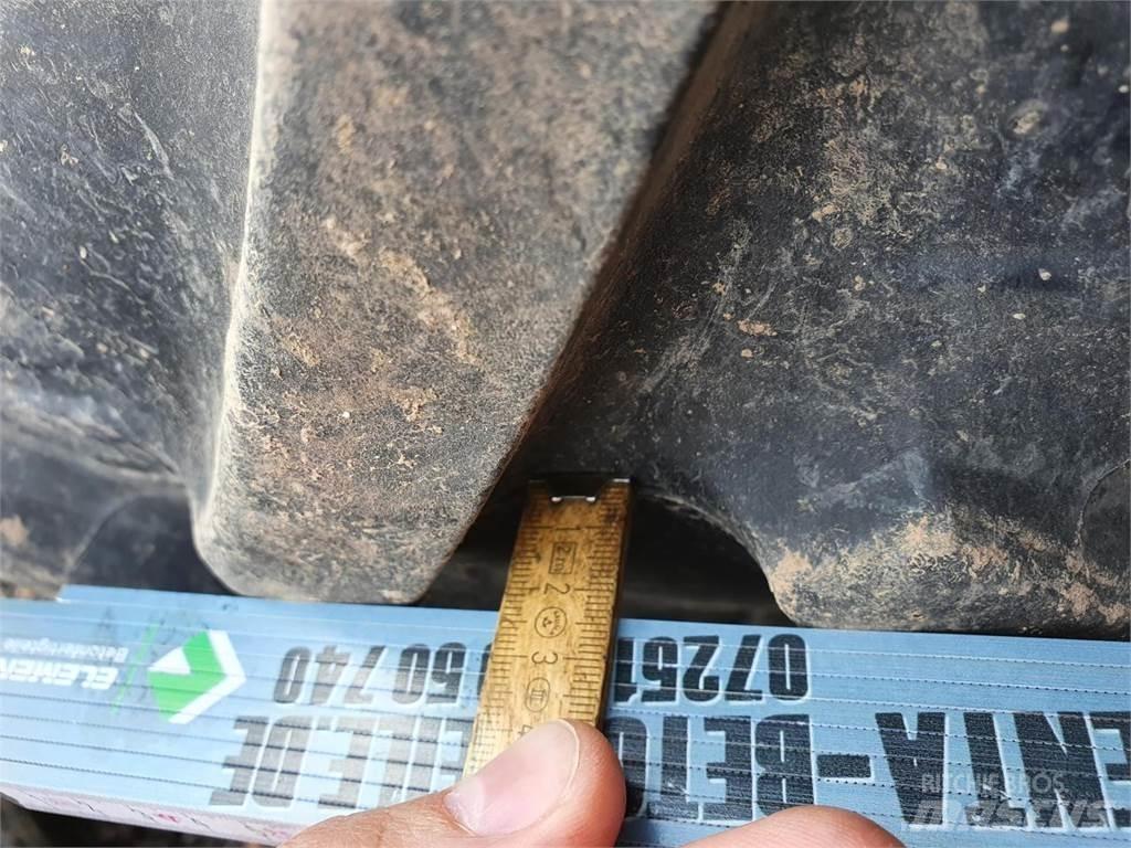 BKT 270/95R48 x2 Renkaat ja vanteet