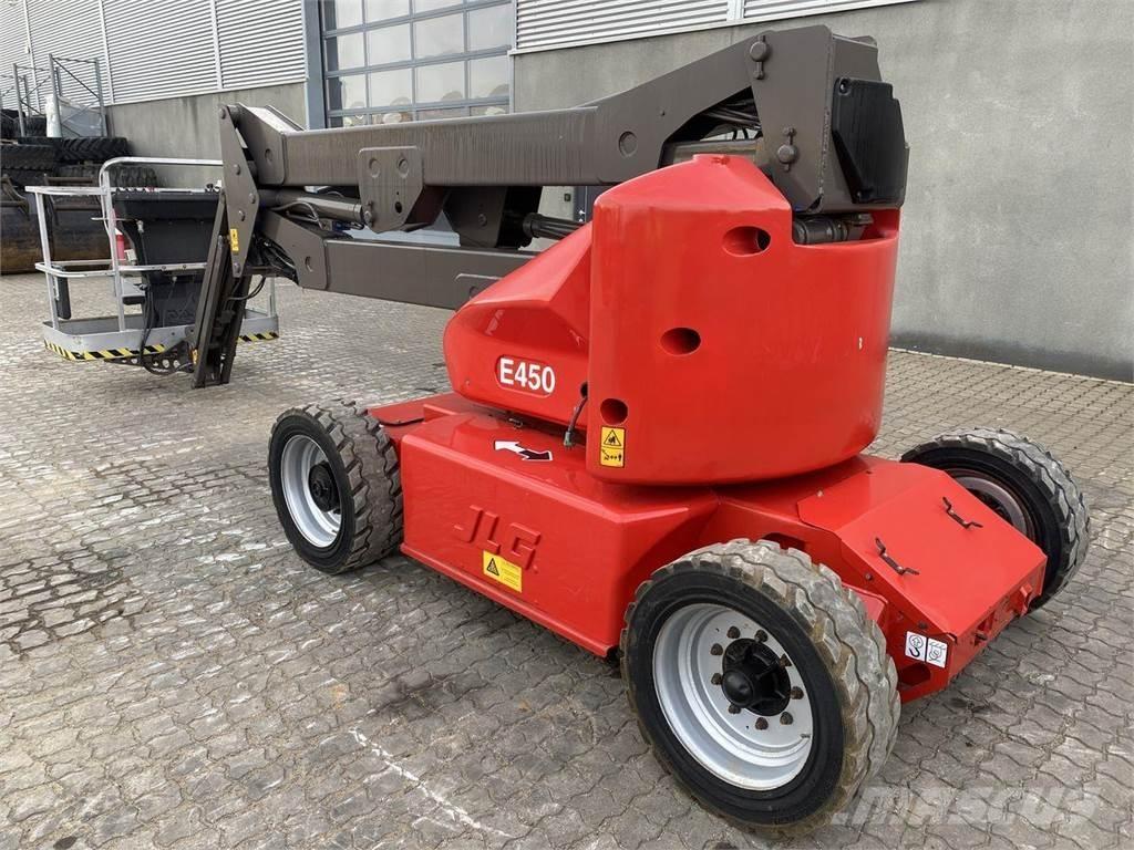 JLG E450AJ Kuukulkijat
