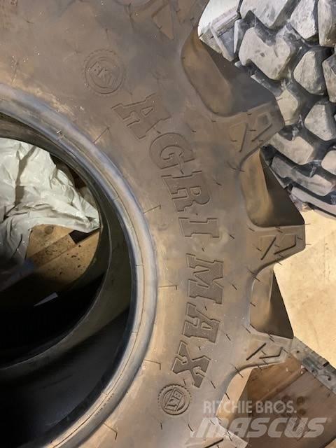 Agrimax RT765 Renkaat ja vanteet