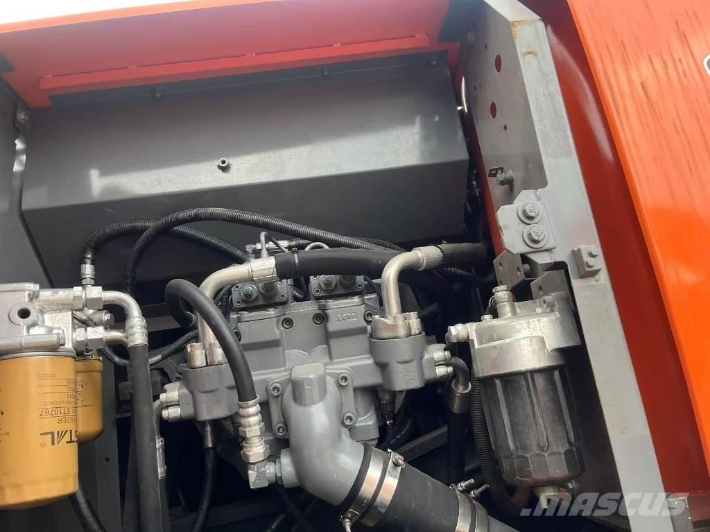 Hitachi zx200 Telakaivukoneet