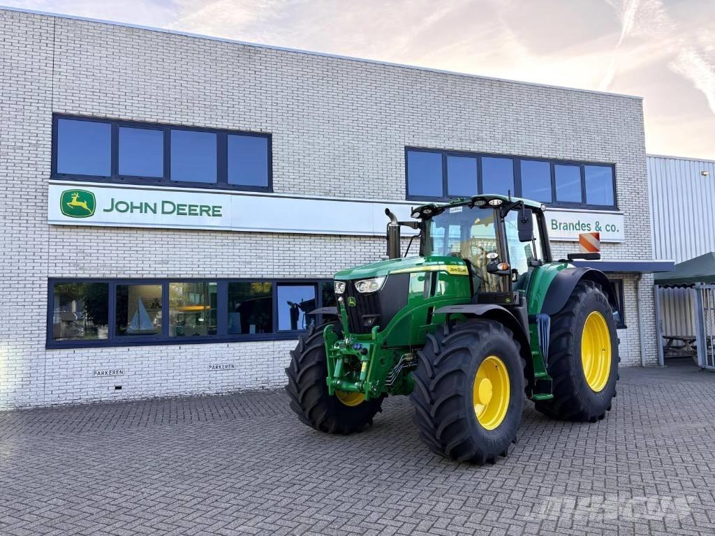 John Deere 6M200 Traktorit