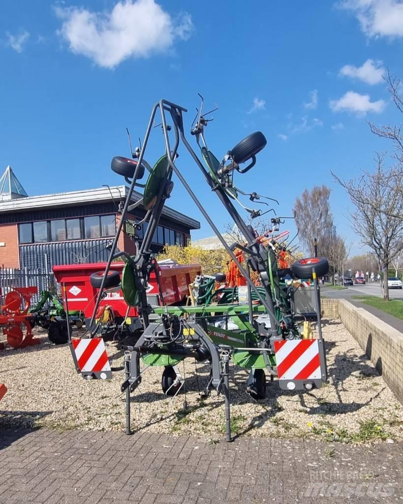 Fendt Lotus 770 Pöyhimet ja haravat
