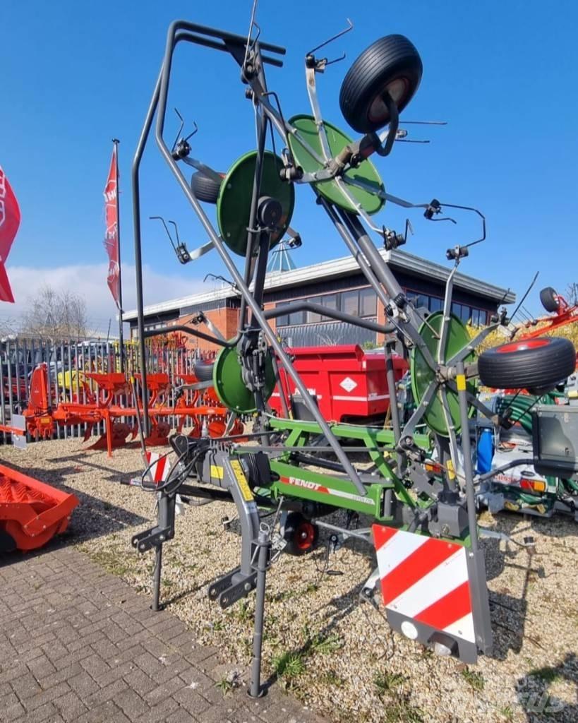 Fendt Lotus 770 Pöyhimet ja haravat