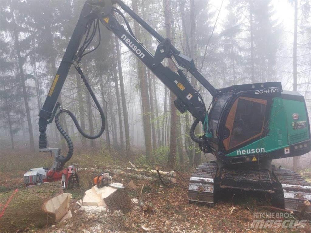 Neuson 204 HVT Harvesterit