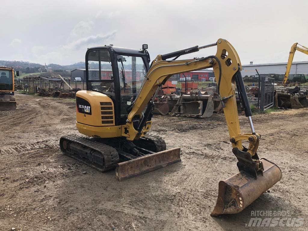 CAT 302.7 D Minikaivukoneet < 7t