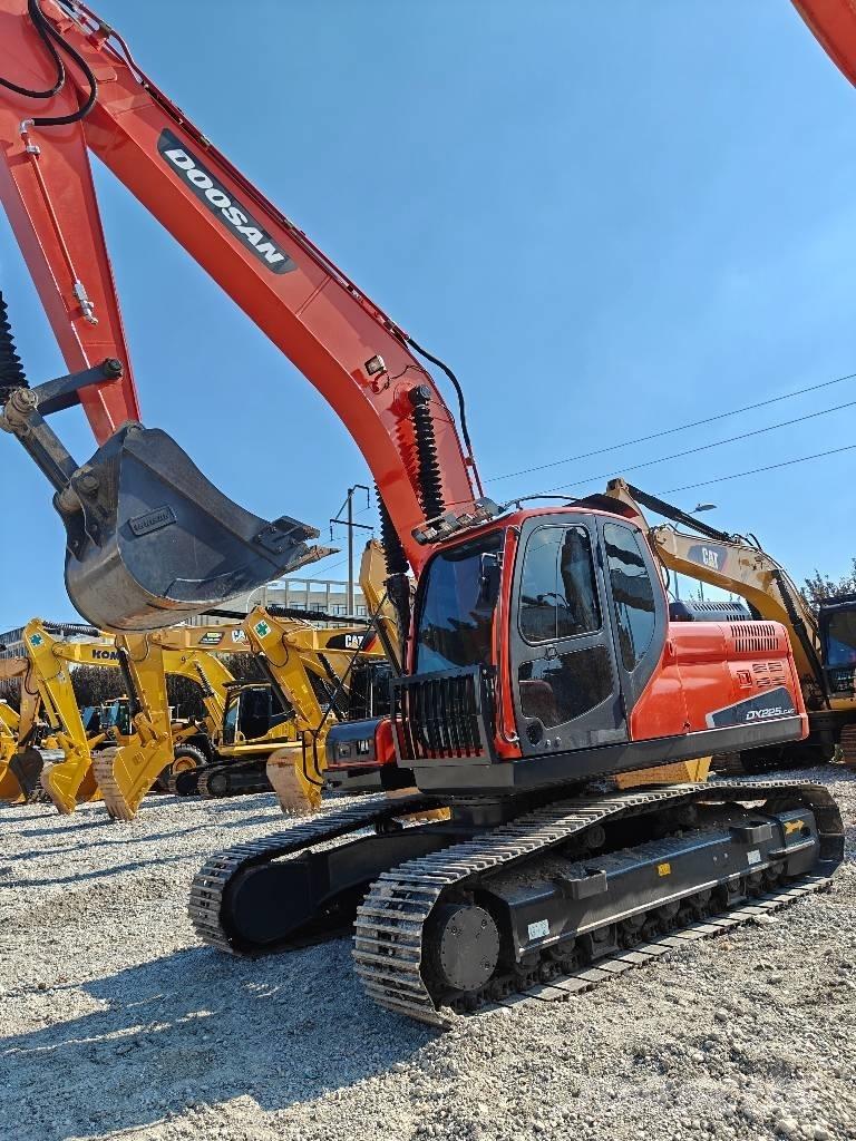 Doosan 225 LCA Telakaivukoneet