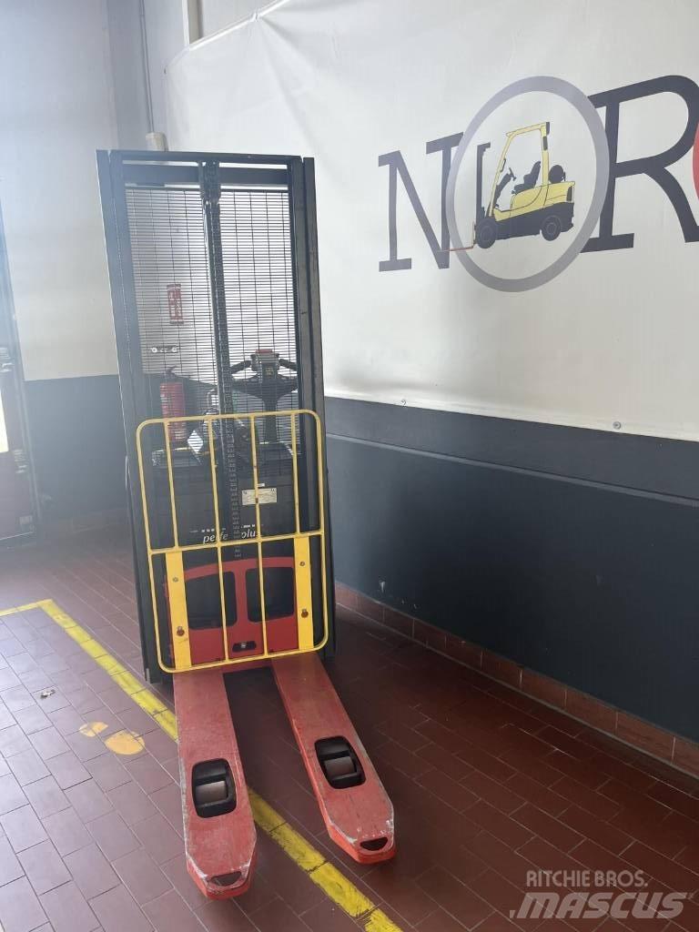 Hyster S1.0E Lavansiirtotrukit