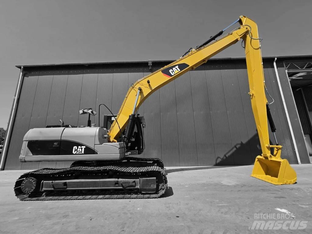 CAT 320E 18m Set Kaivuulaitteet