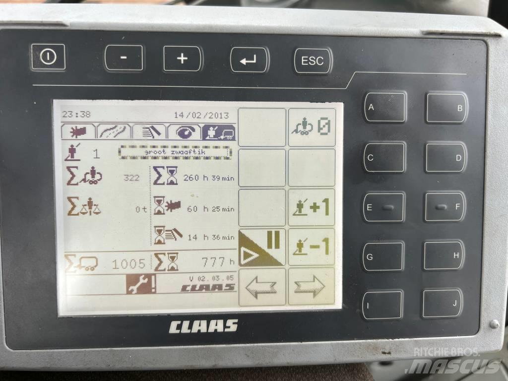 CLAAS Cargos 8500 Keräävät noukinvaunut ja silppurivaunut