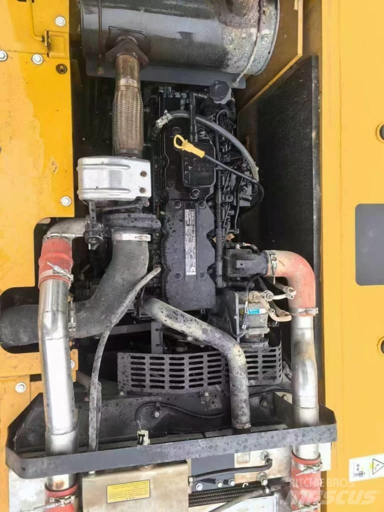 XCMG XE 200 DA Telakaivukoneet