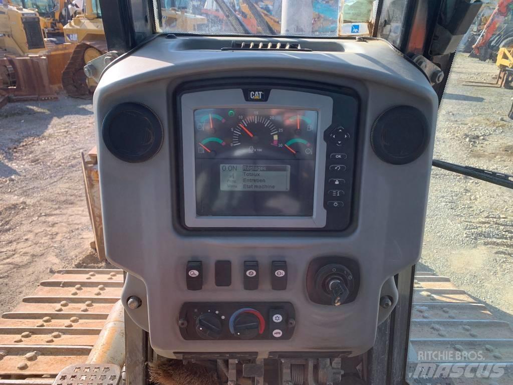 CAT D 6 N Telaketjupuskutraktorit