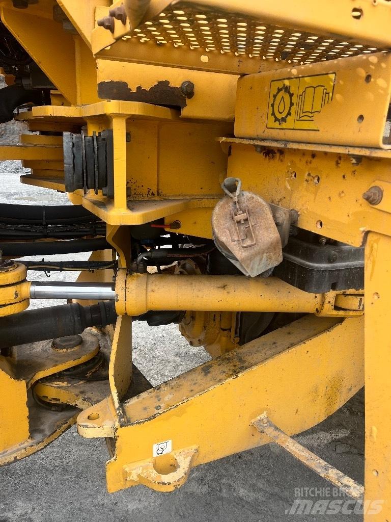 Volvo L 120 F Pyöräkuormaajat