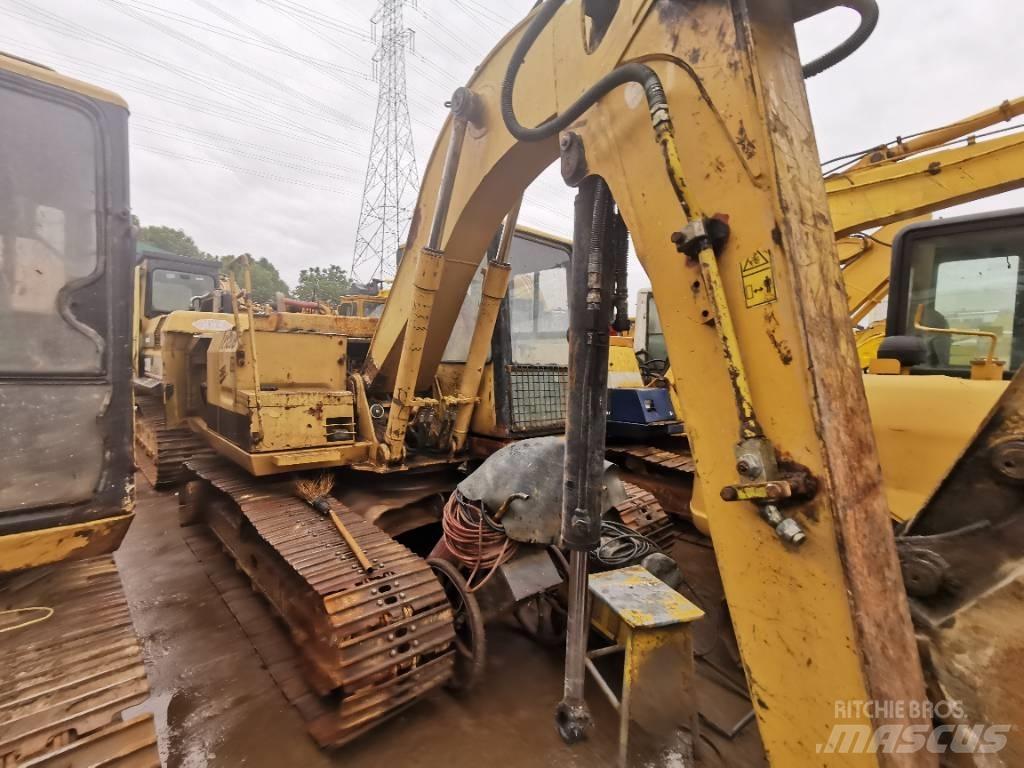 CAT E120B Telakaivukoneet