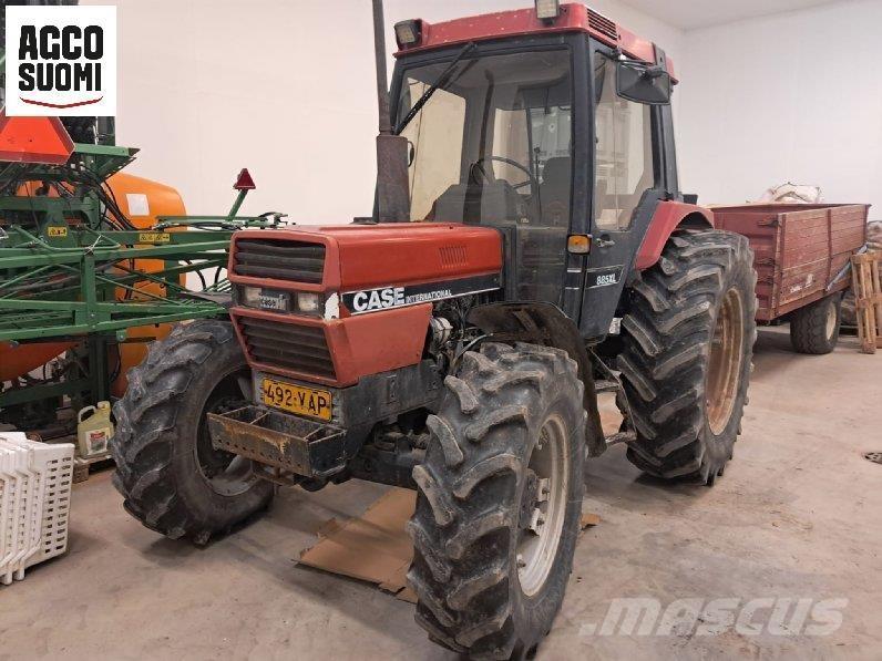 Case IH 885 XL Traktorit