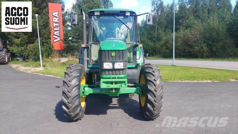 John Deere 6220 SE Traktorit