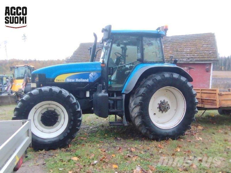 New Holland TM175 Traktorit