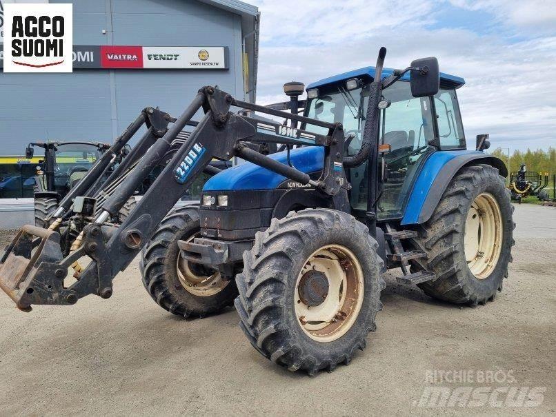 New Holland TS115 Traktorit