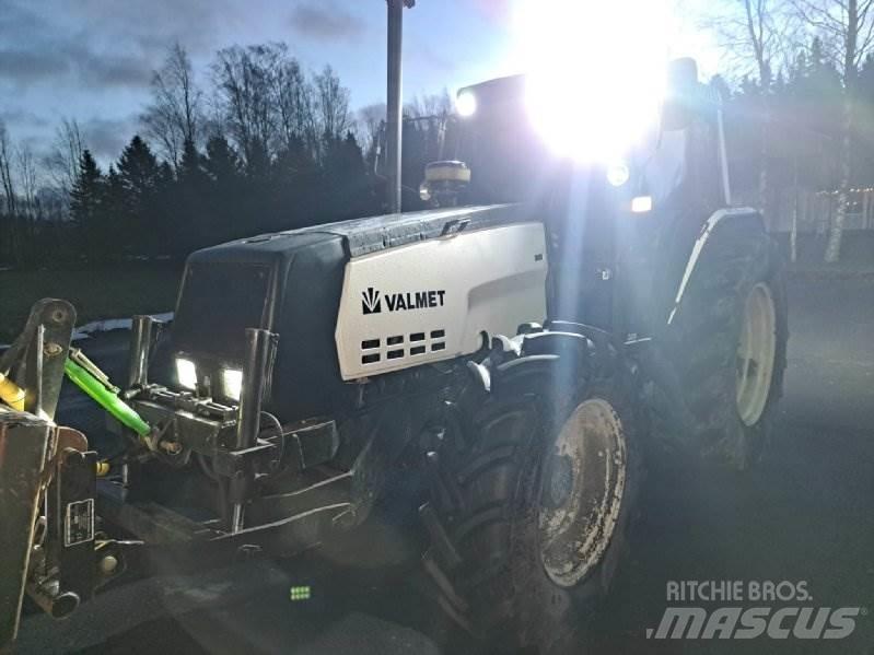 Valmet 8100 Traktorit