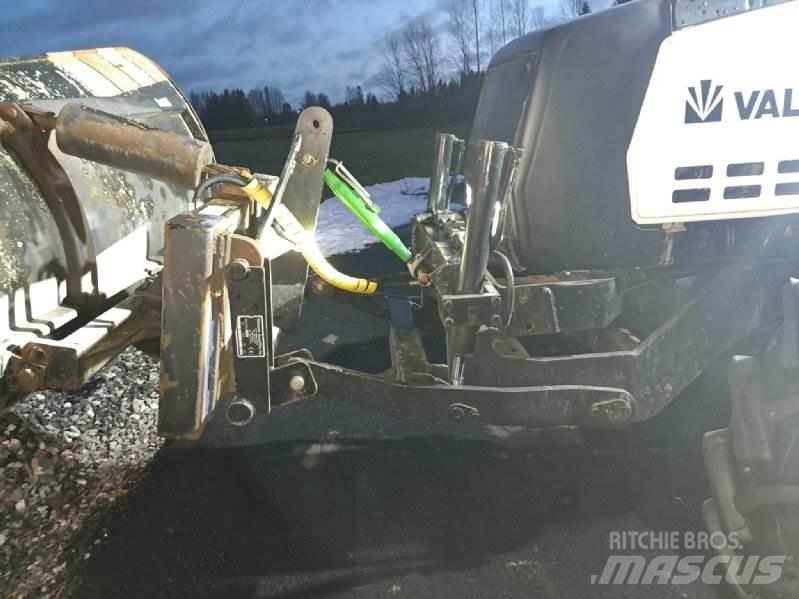 Valmet 8100 Traktorit