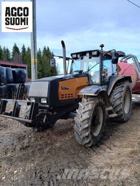 Valtra 8050 HITECH Traktorit