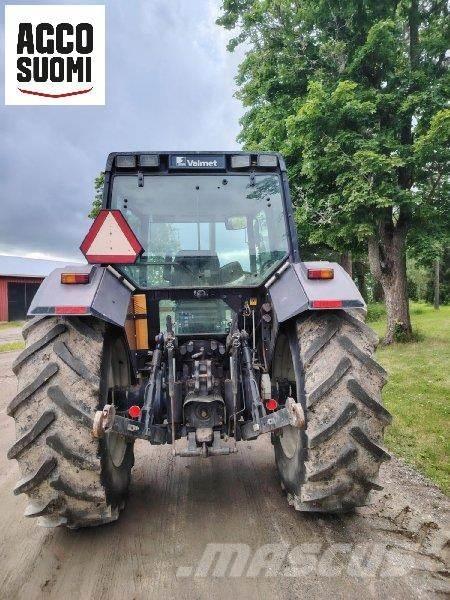 Valtra 8400 Traktorit