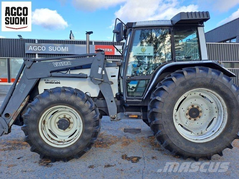 Valtra 8400 Traktorit