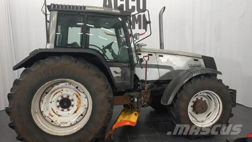 Valtra 8400 Traktorit