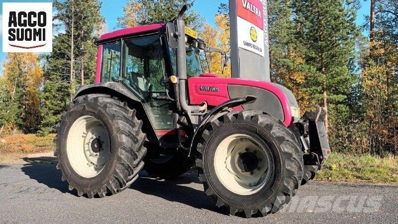 Valtra A92 Traktorit