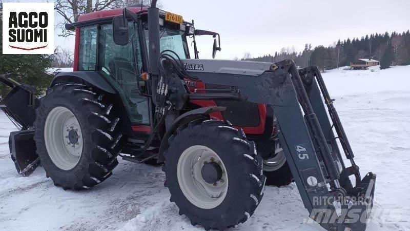 Valtra A92 Traktorit