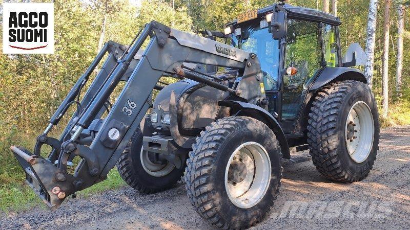 Valtra A93 Traktorit