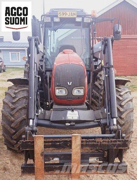 Valtra A93 H Traktorit