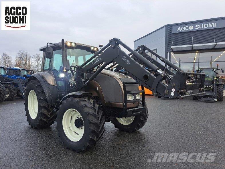 Valtra M120 Traktorit
