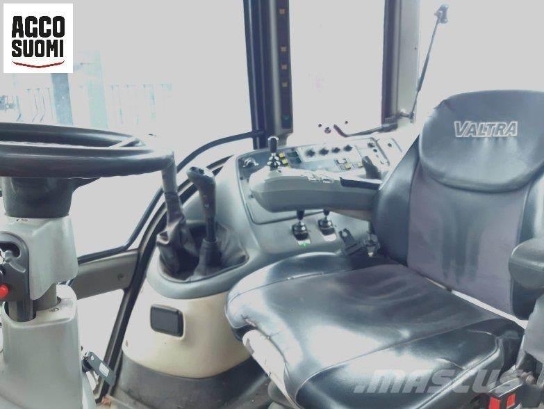 Valtra M130 Traktorit
