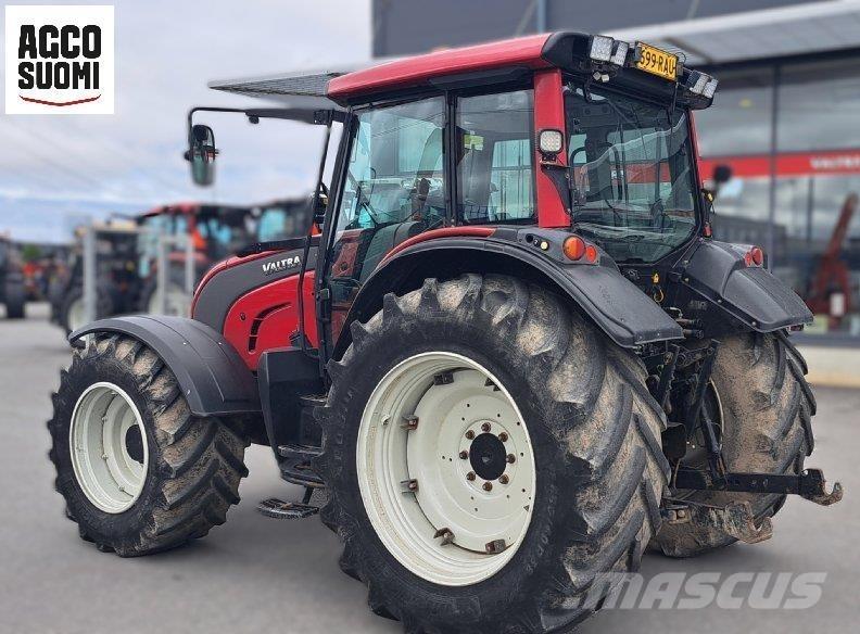 Valtra N121 H Traktorit