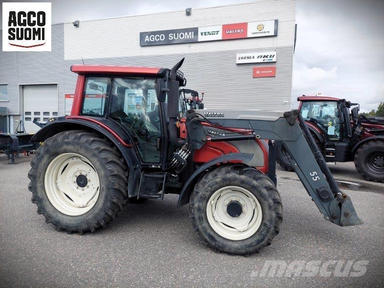 Valtra N141 HITECH Traktorit