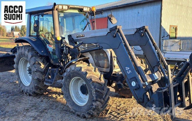 Valtra N92 Traktorit