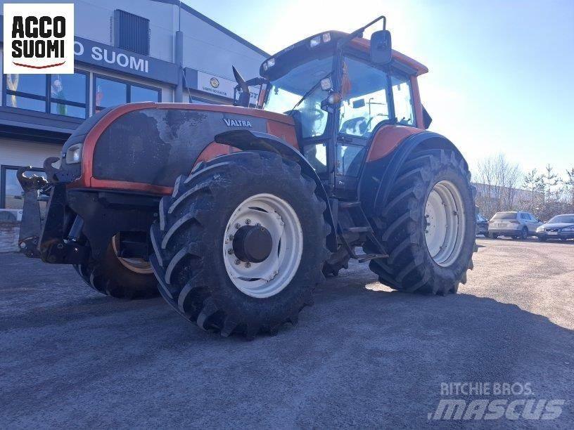 Valtra T150 Traktorit