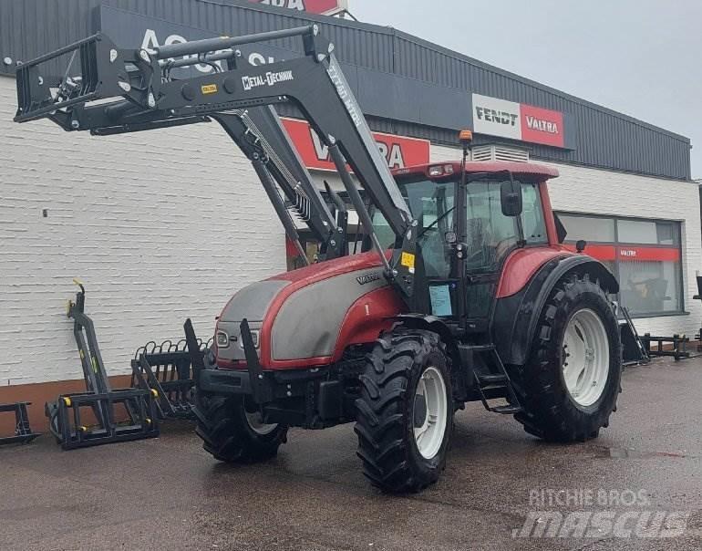 Valtra T150 Traktorit